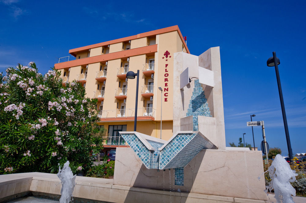 Hotel Florence Marotta Exterior photo